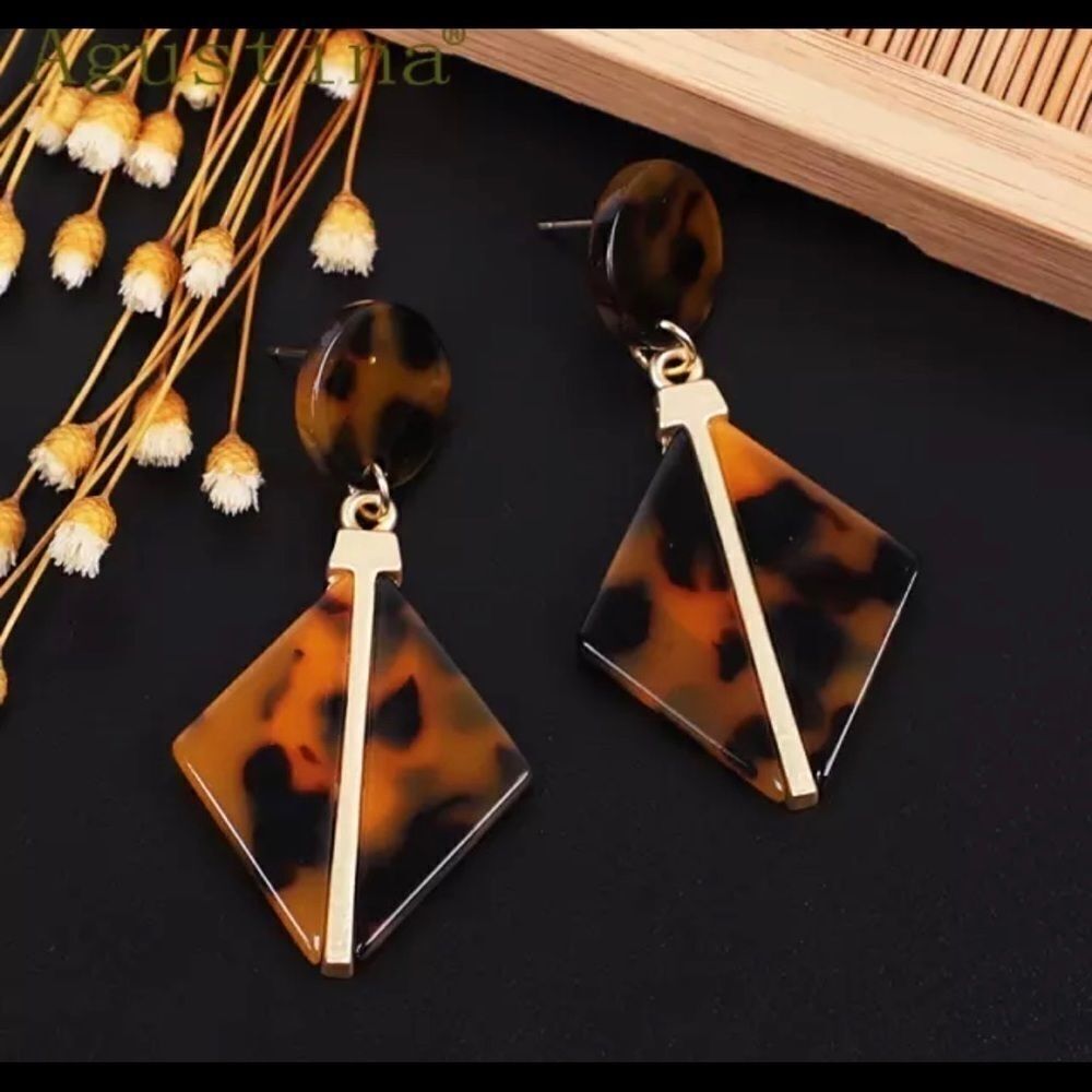 💙💙BOHO ACRYLIC ACETATE FASHION EARRINGS 2/$25‎